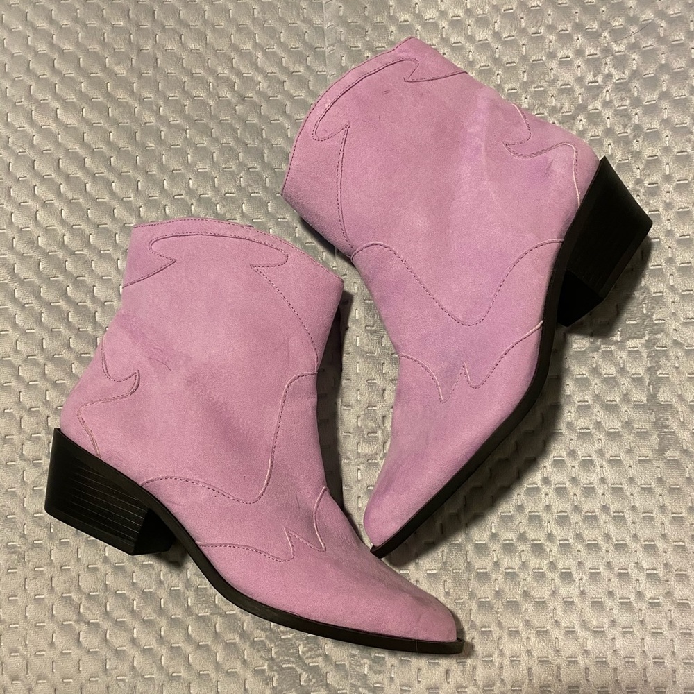Brand new Lavender Cowgirl boots